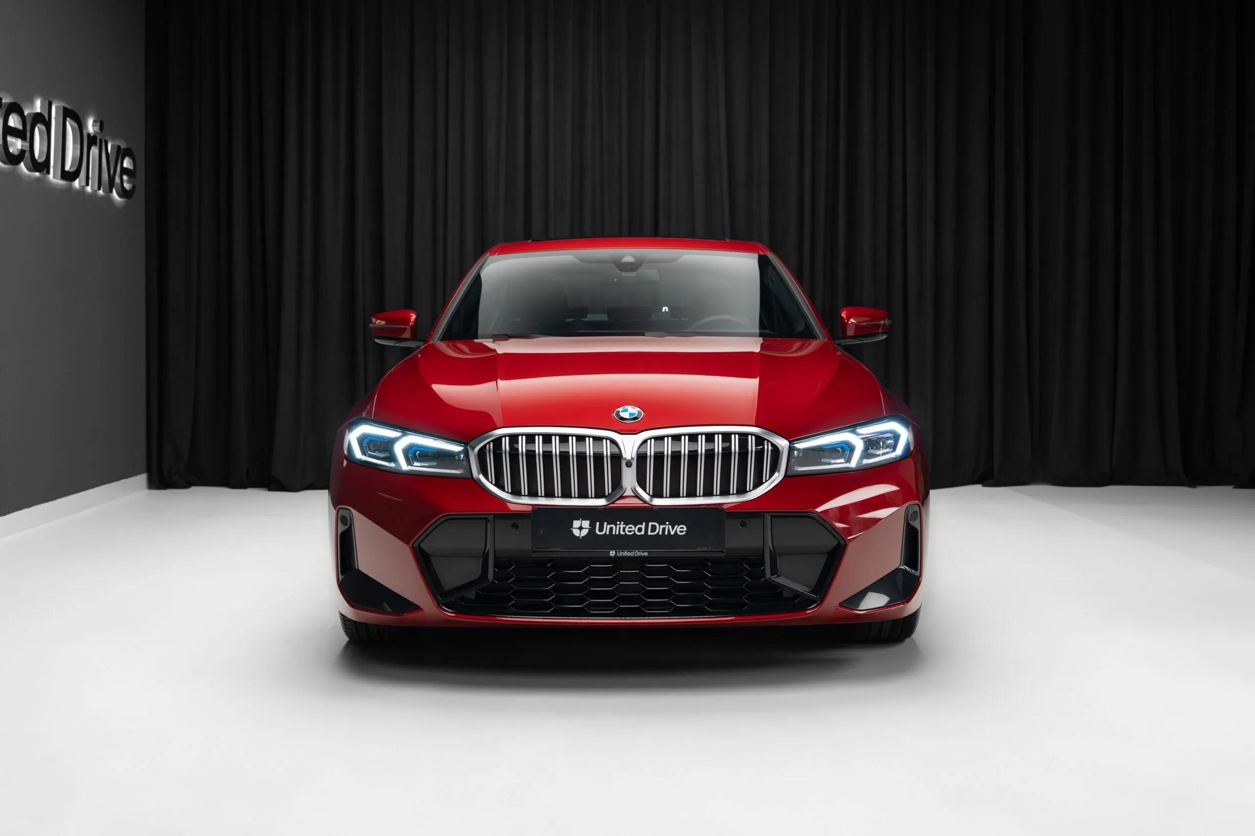 2025 BMW 330d xDrive, 2/30