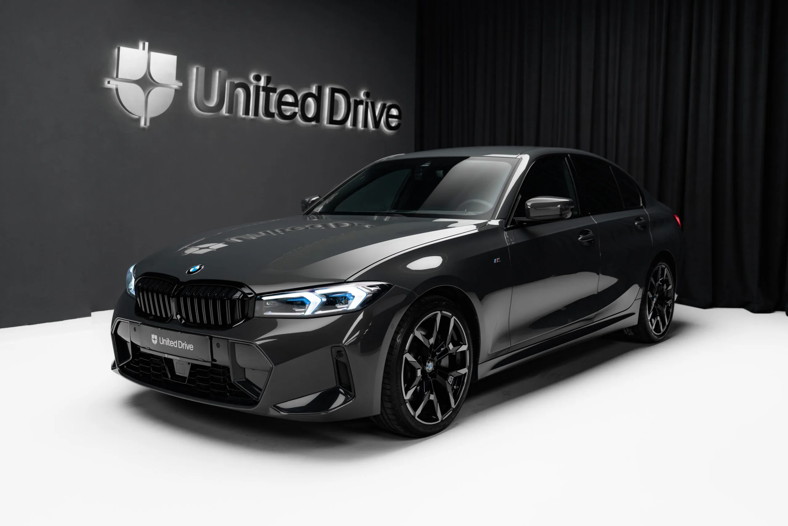 2025 BMW 330i xDrive angeboten von einem Fachhändler in Voluntari, Rumänien, Hauptfoto