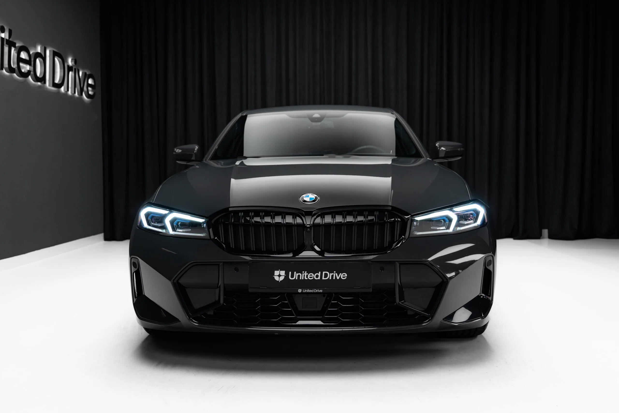 2025 BMW 330i xDrive, 2/30