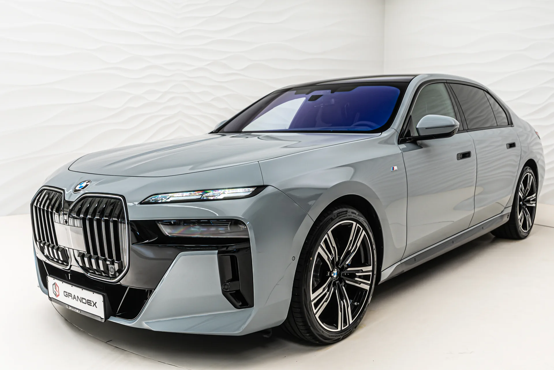 2025 BMW 520d xDrive offered by a specialist dealer in Sengenthal, Germany, main photo