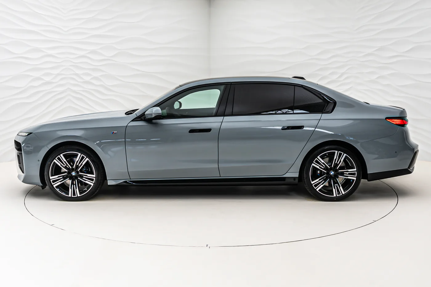 2025 BMW 520d xDrive offered by a specialist dealer in Sengenthal, Germany, photo 3 of 10