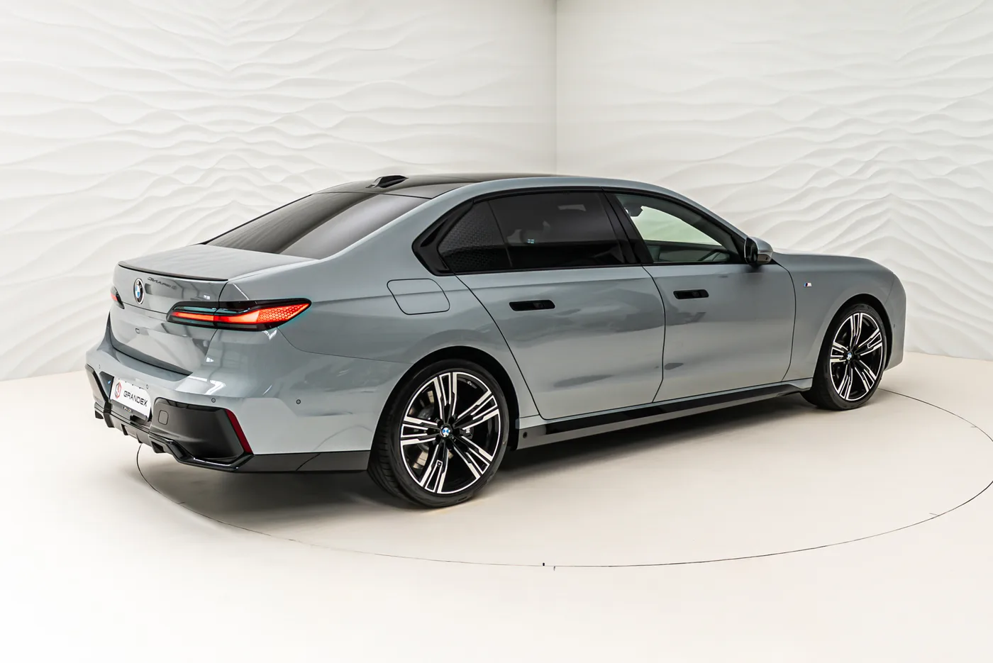 2025 BMW 520d xDrive offered by a specialist dealer in Sengenthal, Germany, photo 6 of 10