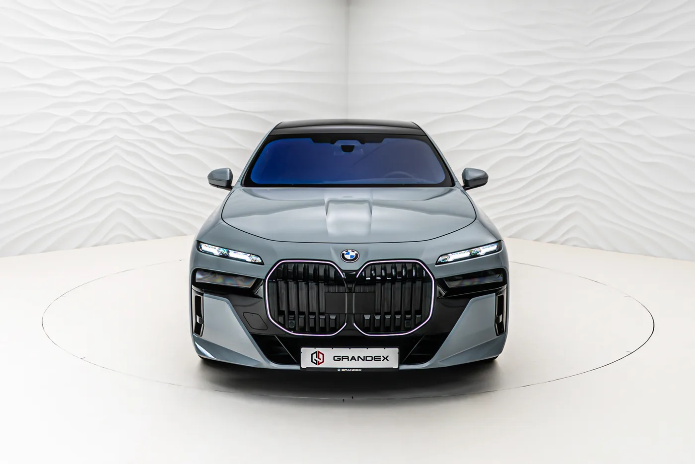 2025 BMW 520d xDrive offered by a specialist dealer in Sengenthal, Germany, photo 9 of 10
