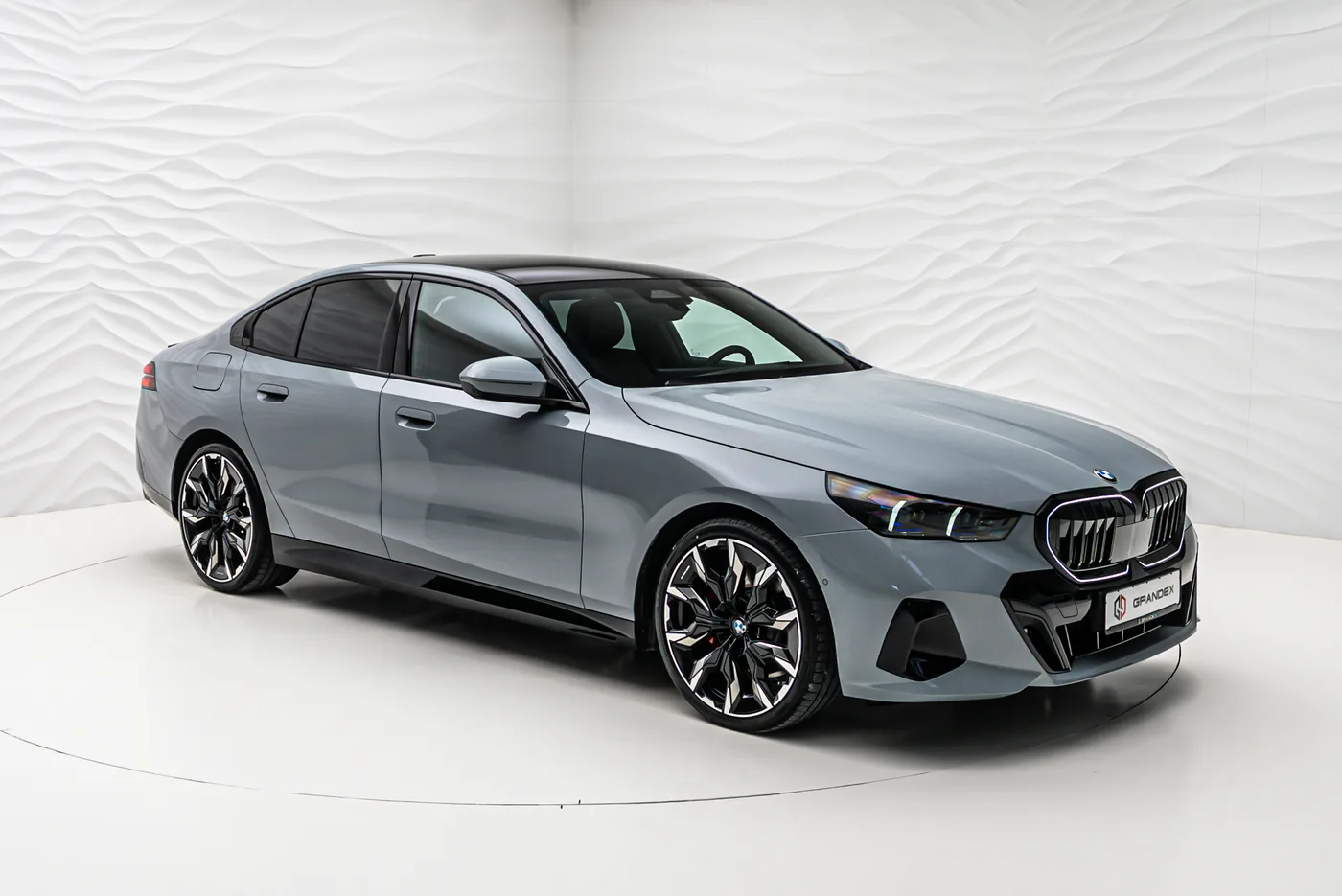 2025 BMW 520d xDrive offered by a specialist dealer in Sengenthal, Germany, photo 8 of 10