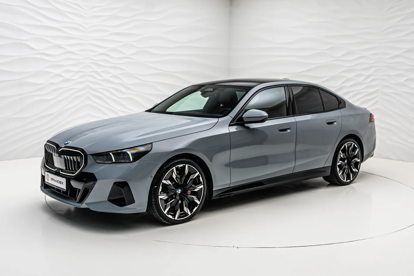 2025 BMW 520d xDrive offered by a specialist dealer in Sengenthal, Germany, photo 2 of 10