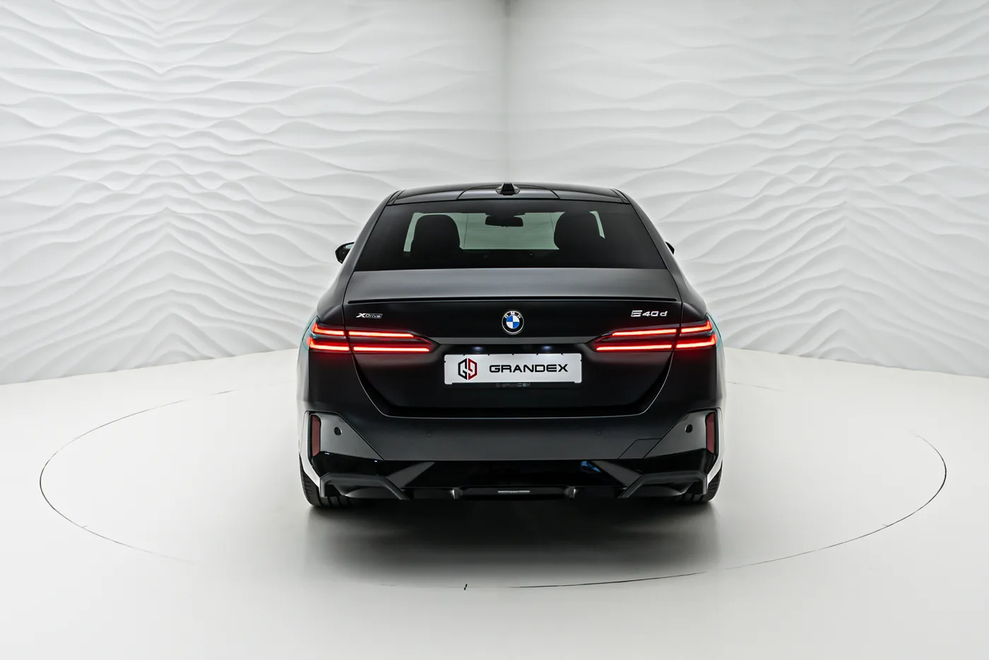 2025 BMW 540 xDrive offered by a specialist dealer in Sengenthal, Germany, photo 5 of 10