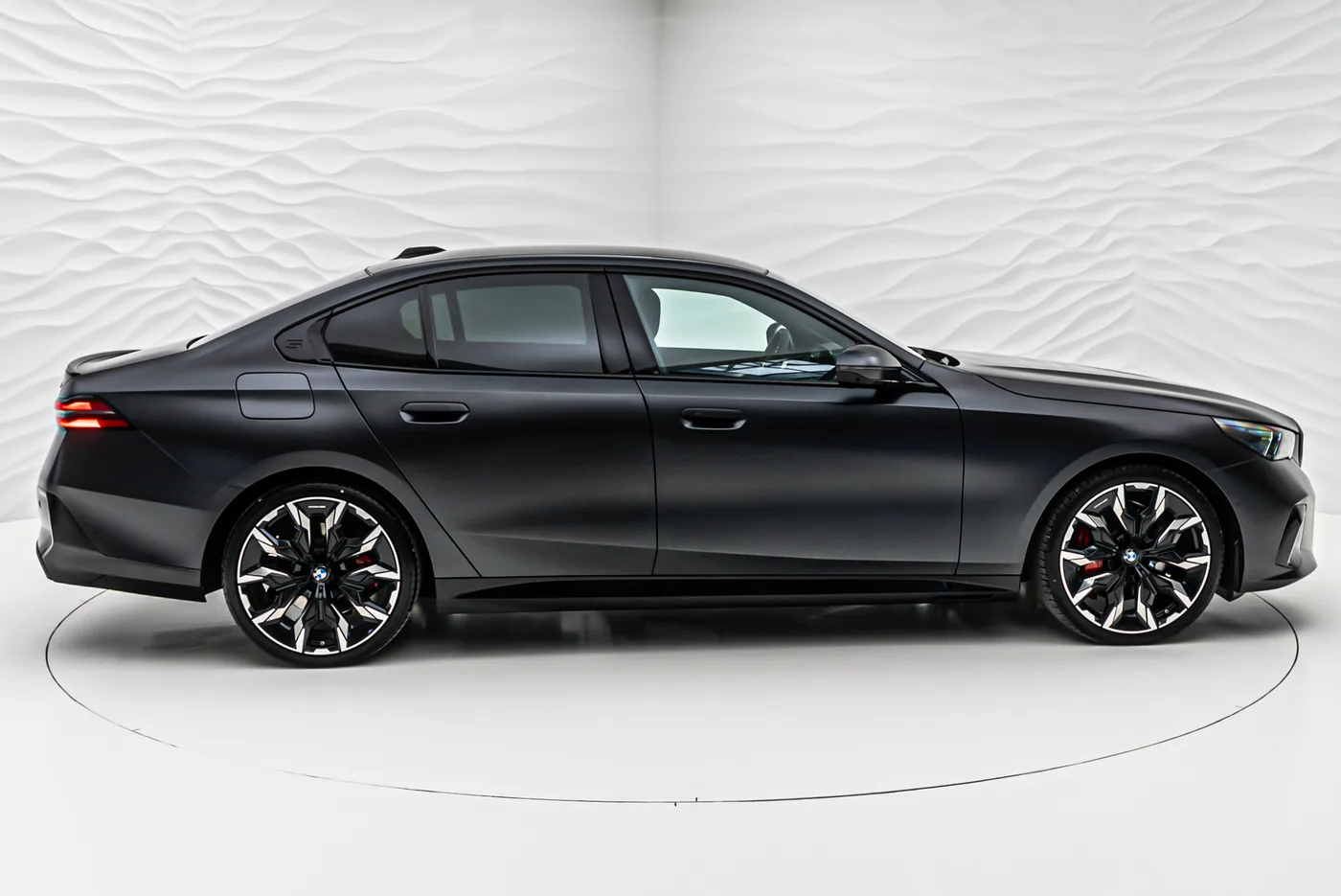 2025 BMW 540 xDrive offered by a specialist dealer in Sengenthal, Germany, photo 7 of 10