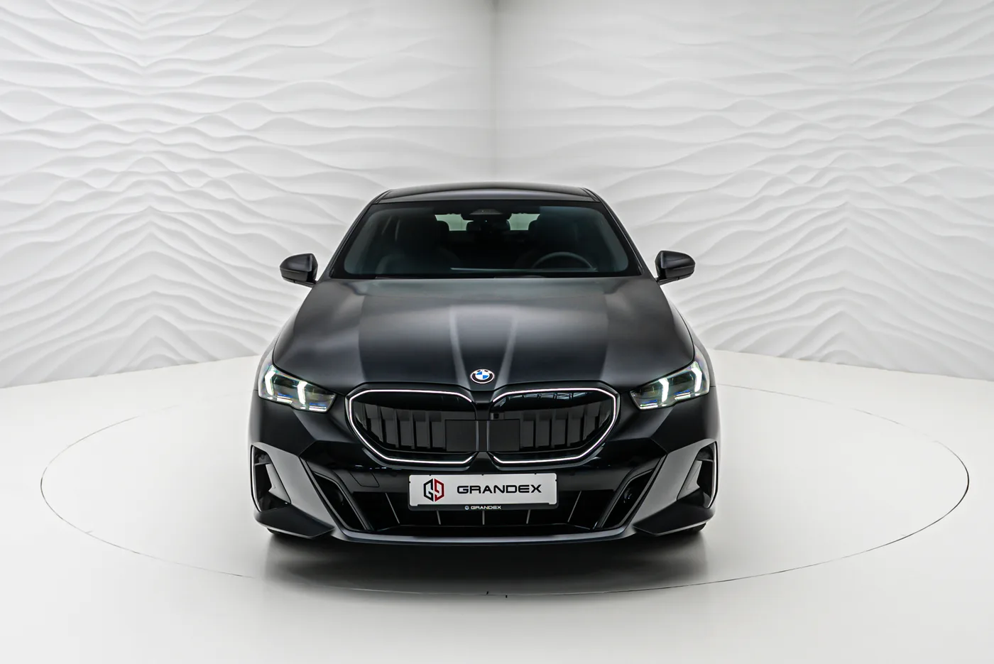 2025 BMW 540 xDrive offered by a specialist dealer in Sengenthal, Germany, photo 9 of 10
