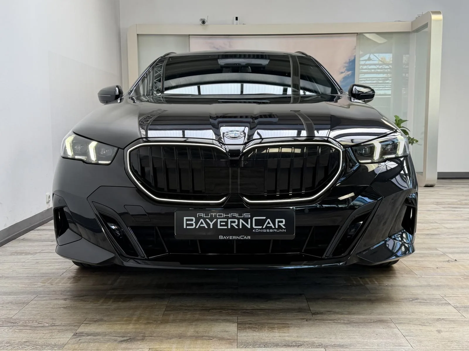 2025 BMW 540d Touring, 2/30
