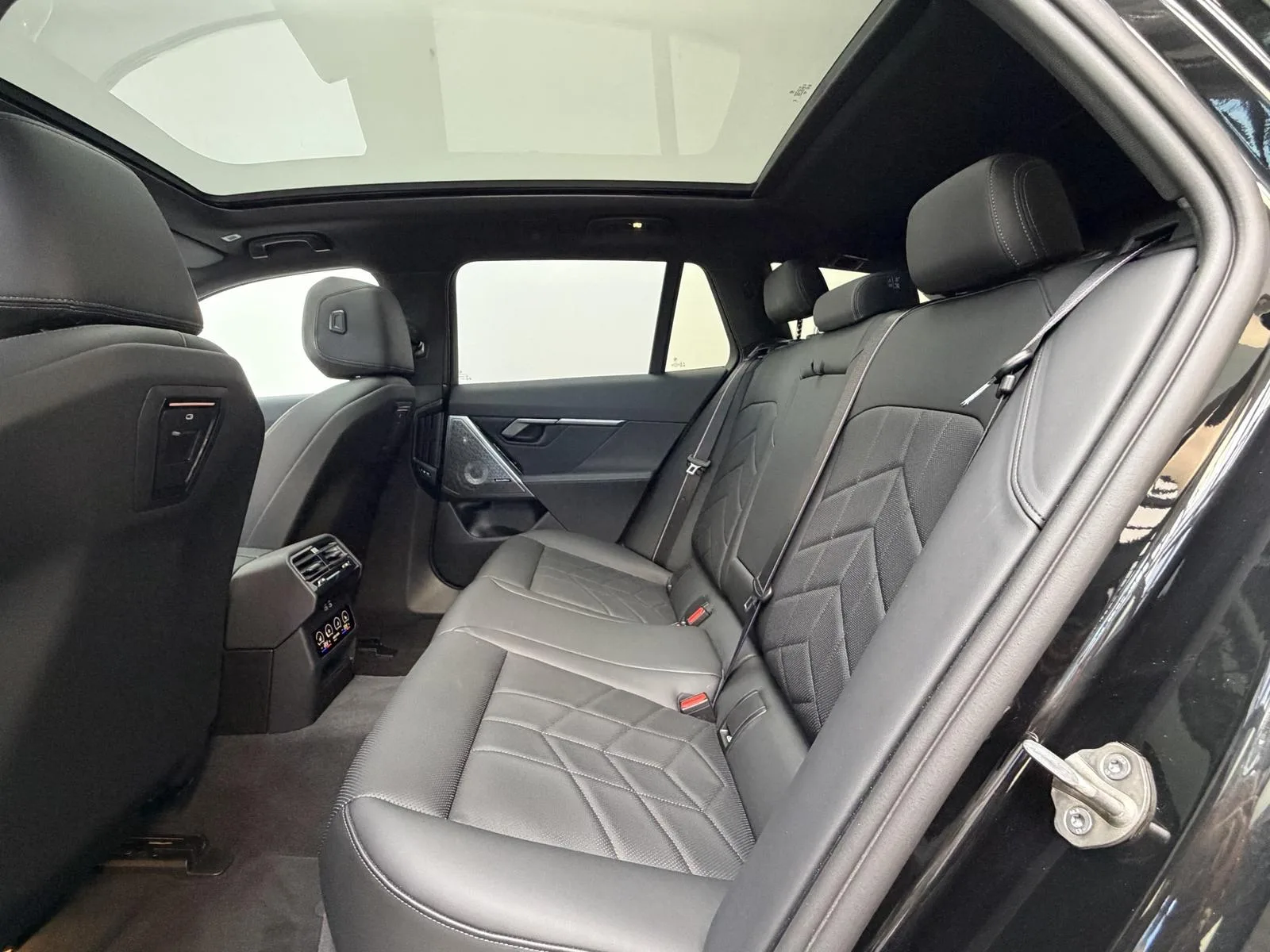 2025 BMW 540d Touring, 19/30