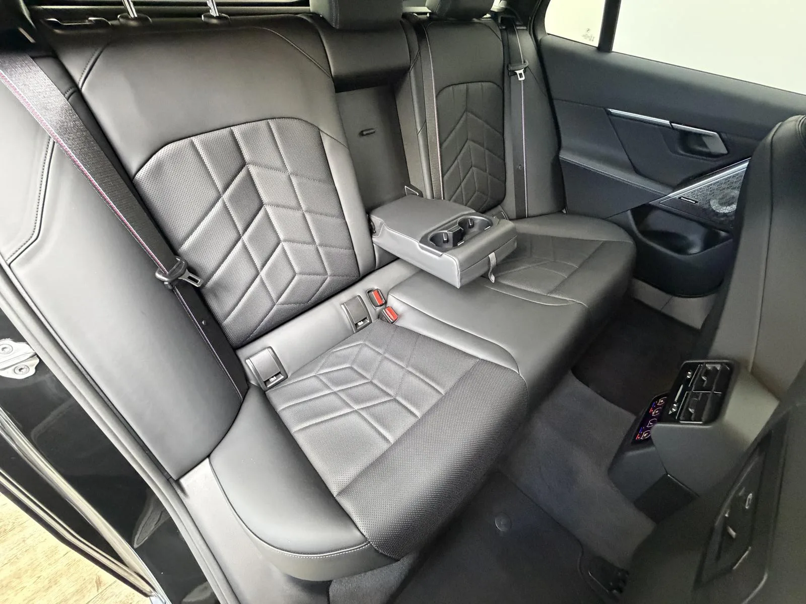 2025 BMW 540d Touring, 27/30
