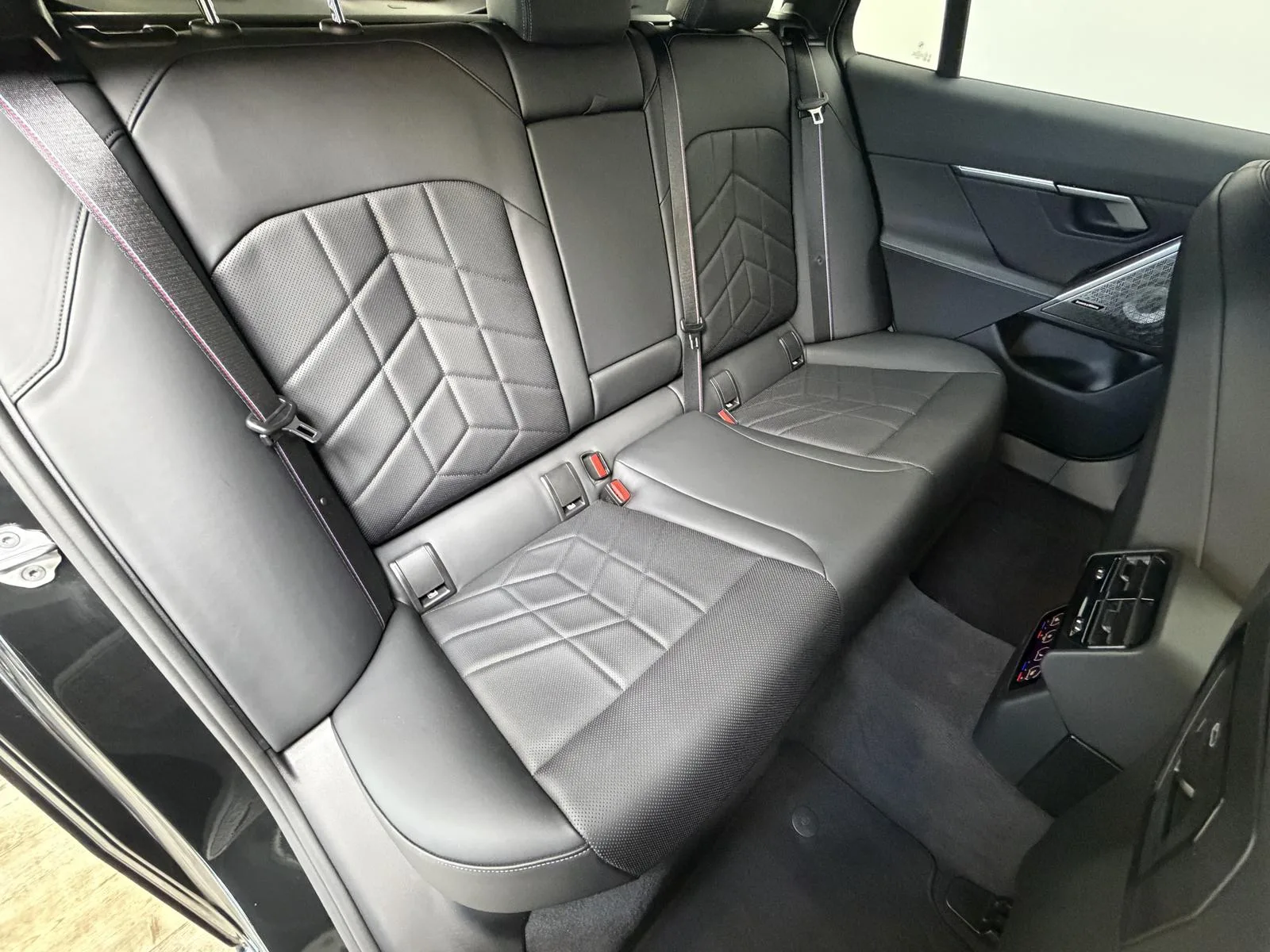 2025 BMW 540d Touring, 28/30