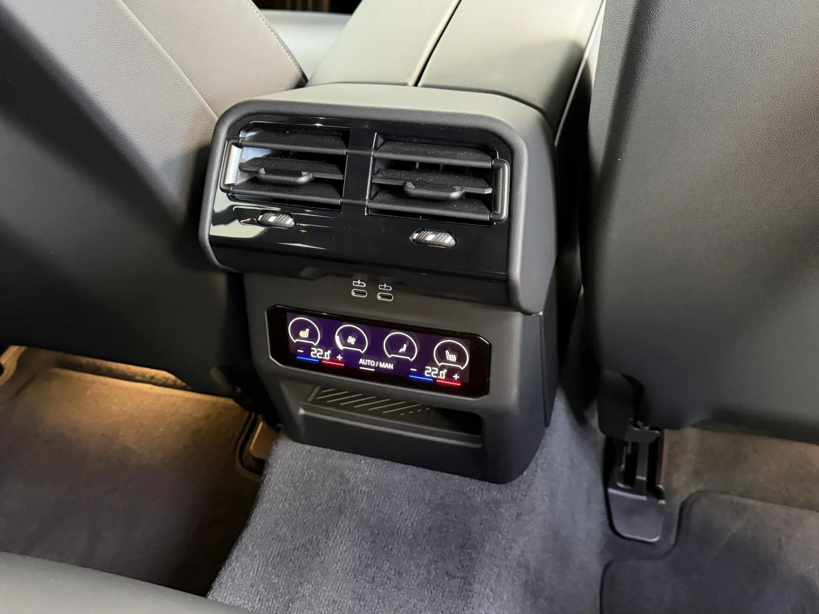 2025 BMW 540d Touring, 29/30