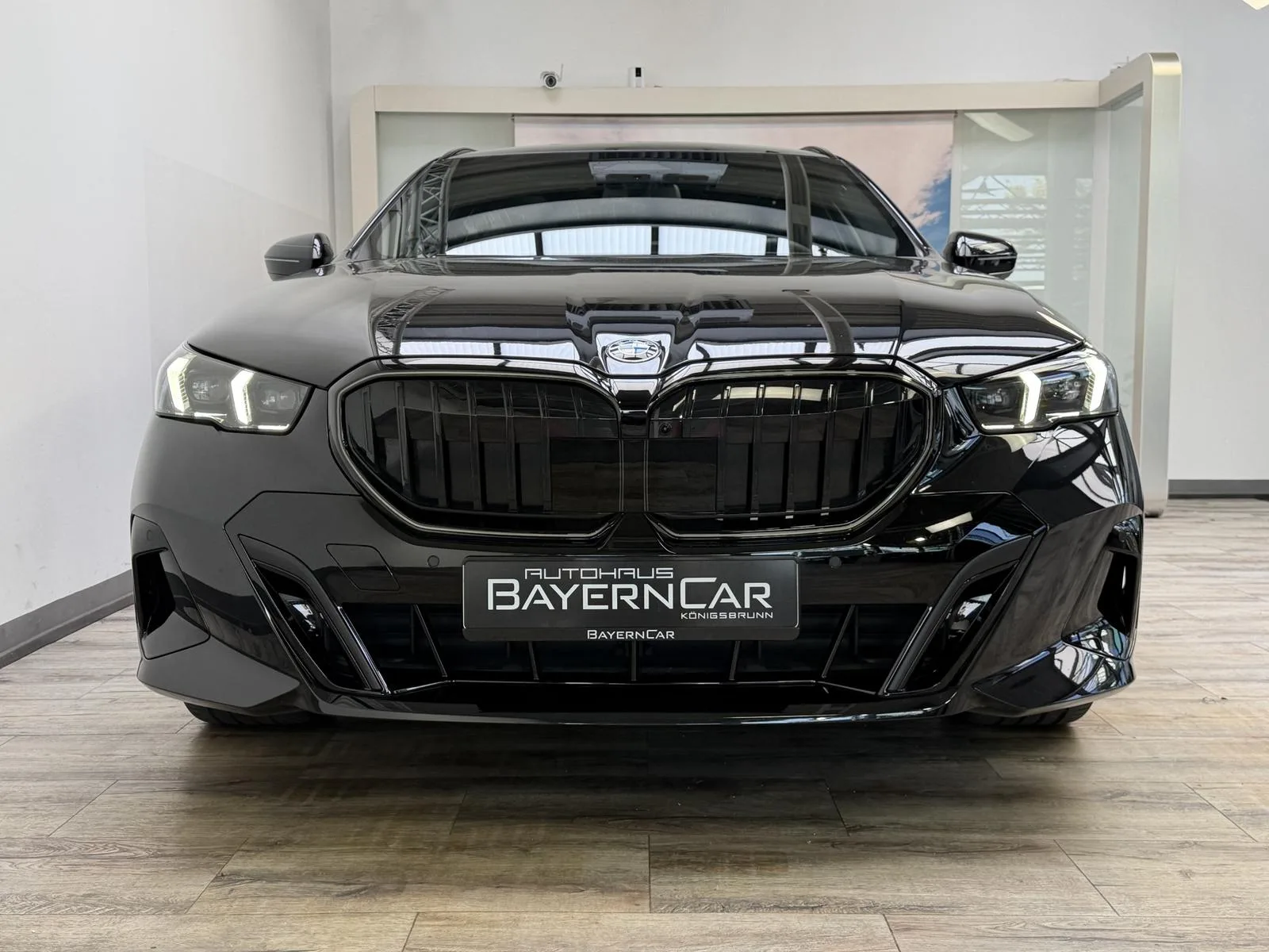 2025 BMW 540d Touring, 2/30