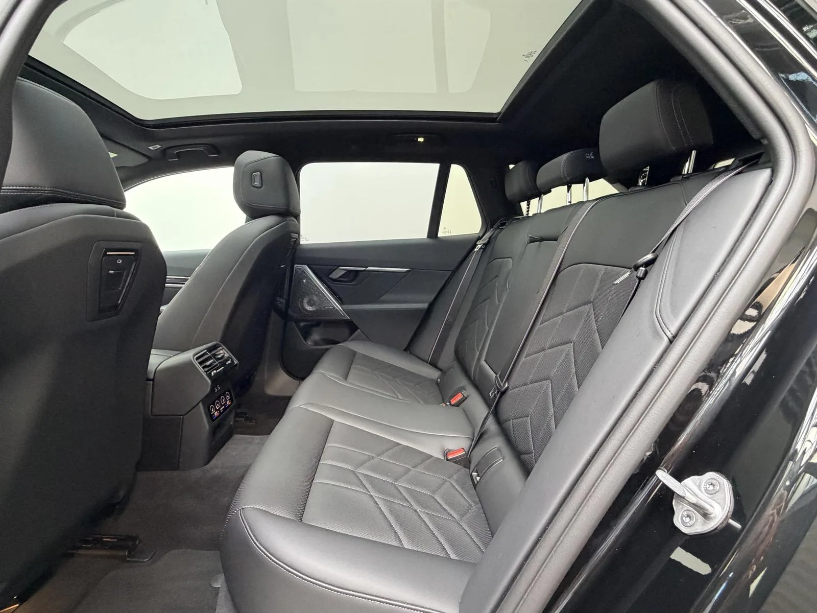 2025 BMW 540d Touring, 21/30
