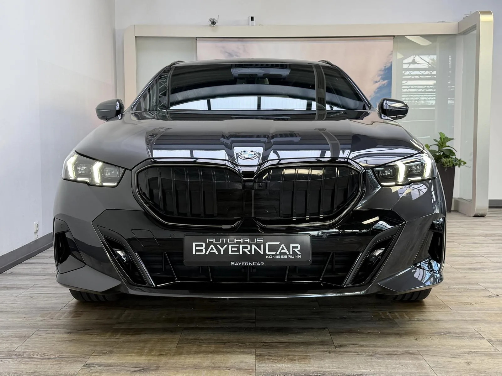 2025 BMW 540d Touring, 2/30