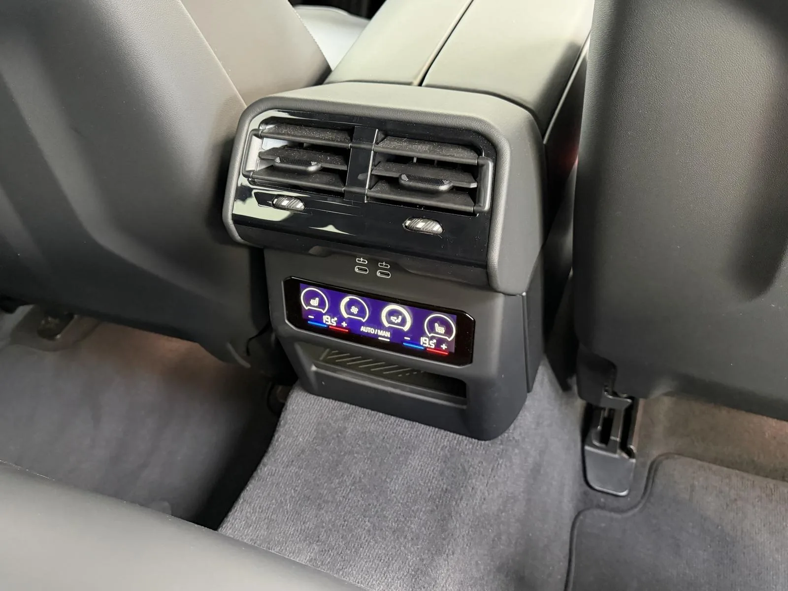 2025 BMW 540d Touring, 27/30