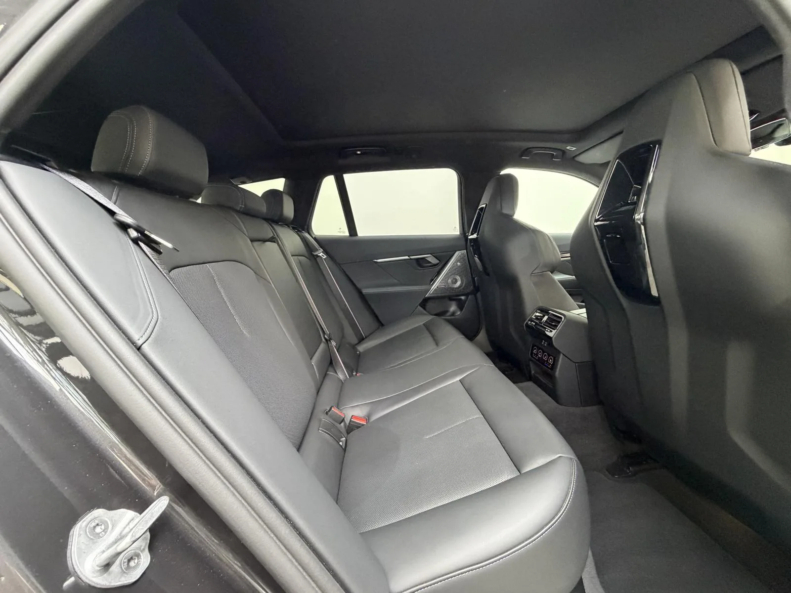 2025 BMW 540d Touring, 28/30