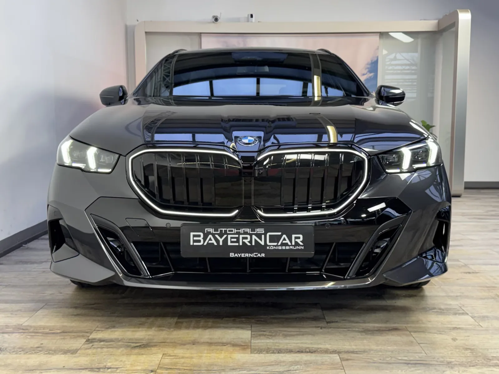 2025 BMW 540d Touring, 2/30