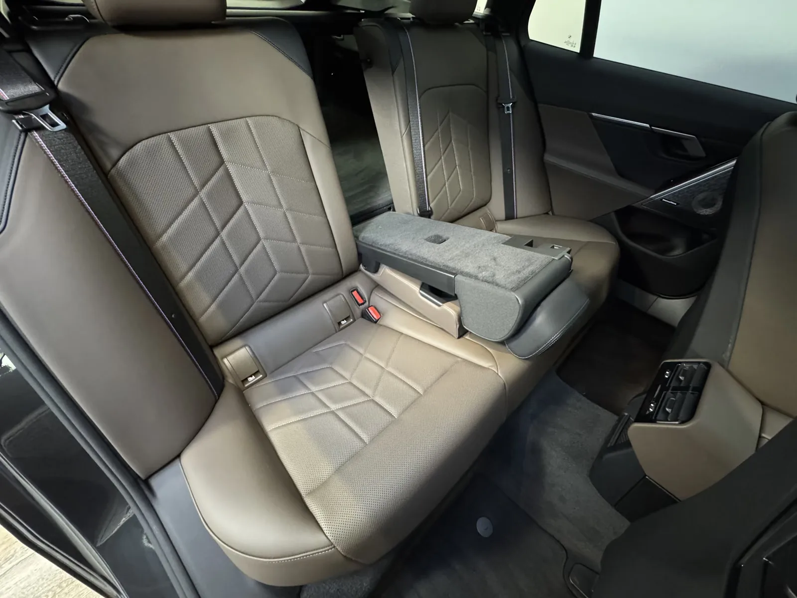 2025 BMW 540d Touring, 27/30