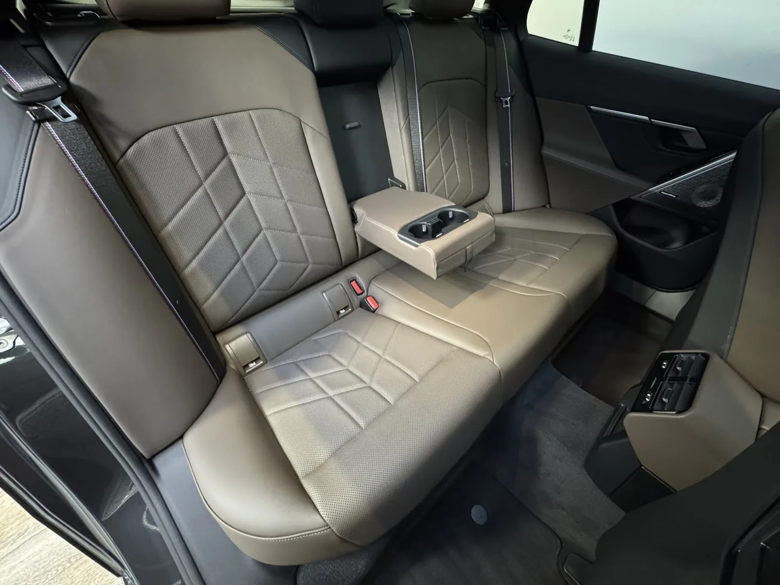2025 BMW 540d Touring, 28/30