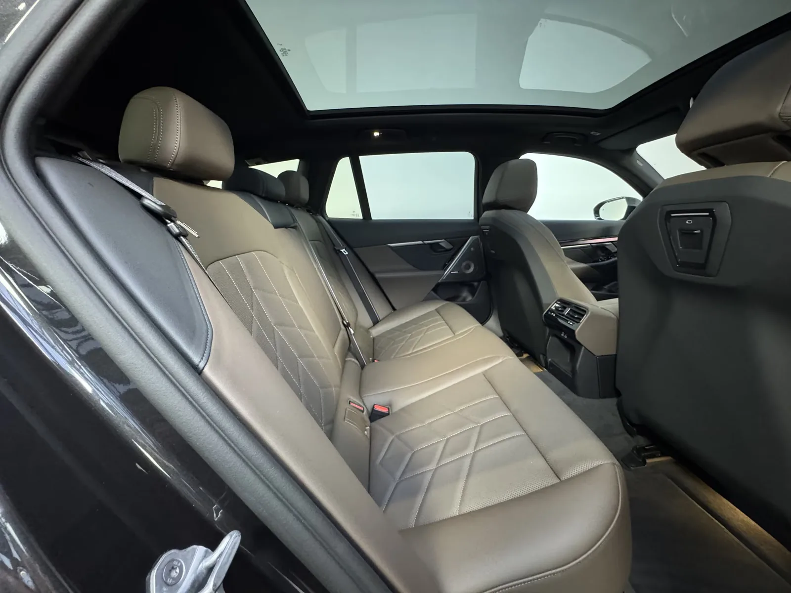 2025 BMW 540d Touring, 30/30