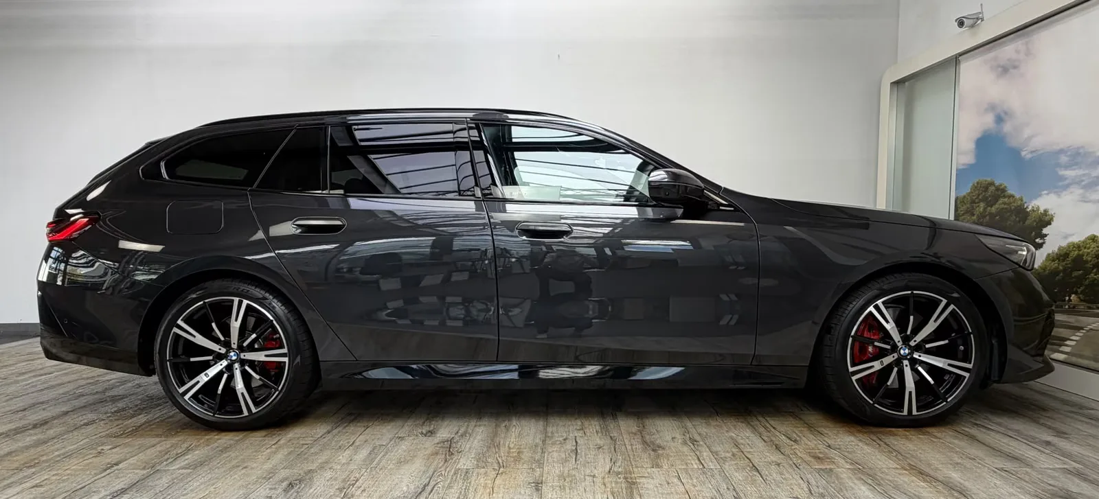 2025 BMW 540d Touring, 4/30