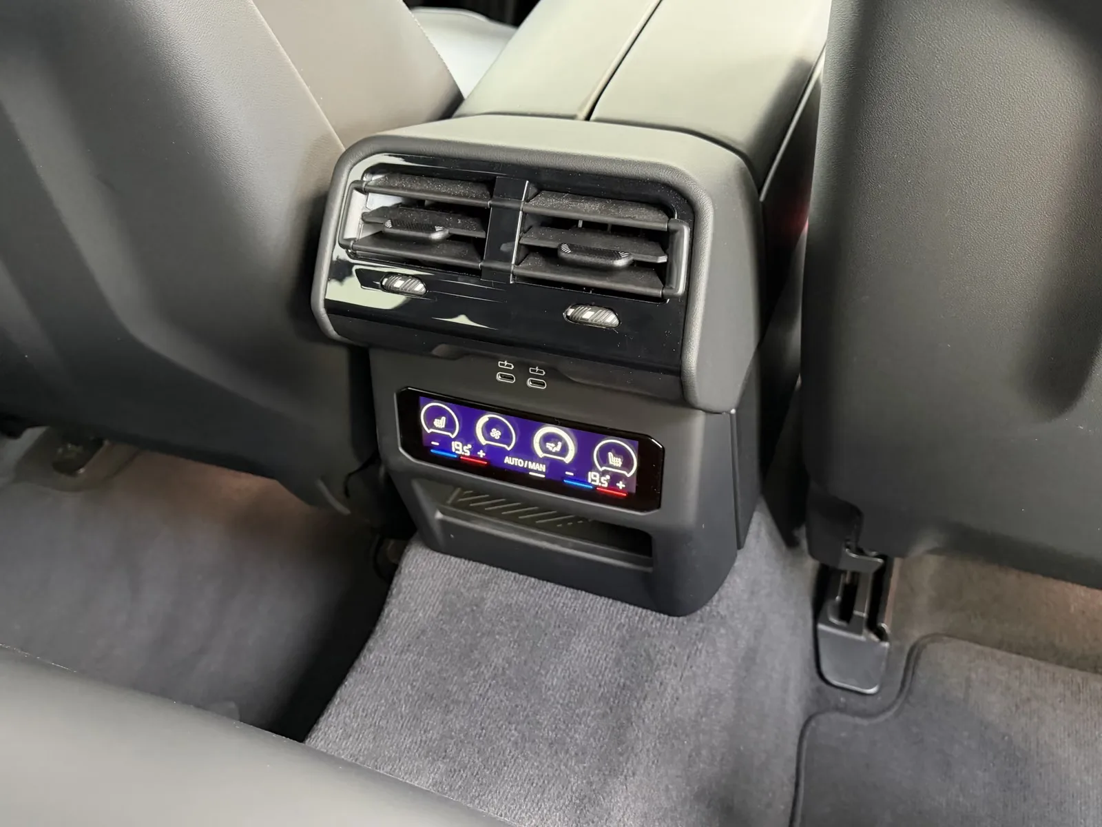 2025 BMW 540d Touring, 27/30