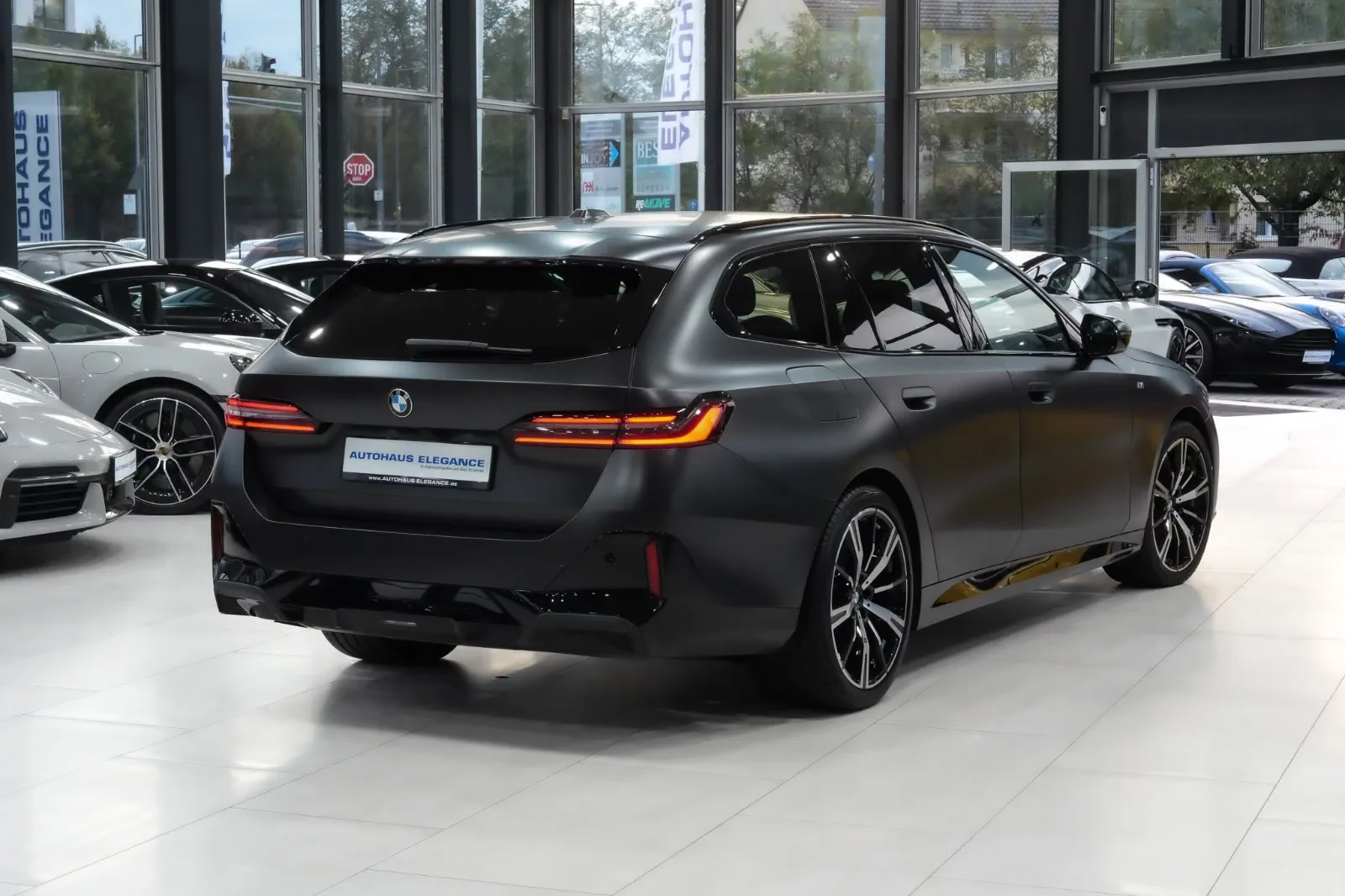 2025 BMW 540d Touring, 2/30