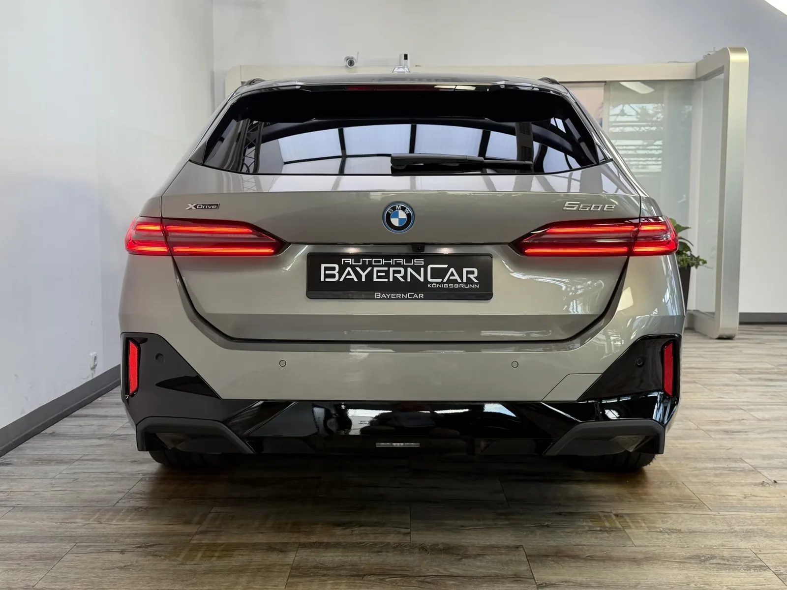 2025 BMW 550e Touring, 5/30