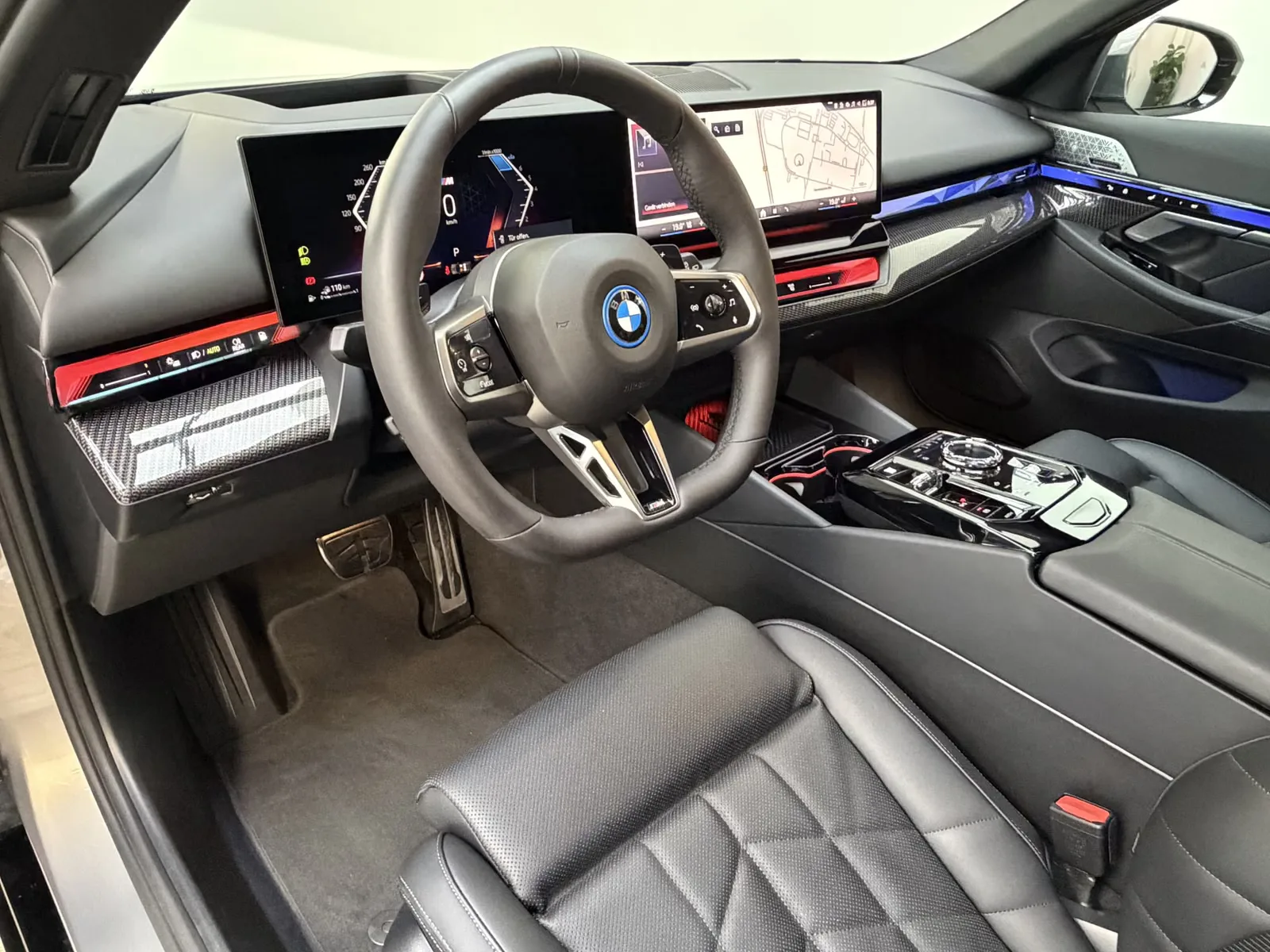 2025 BMW 550e Touring, 8/30