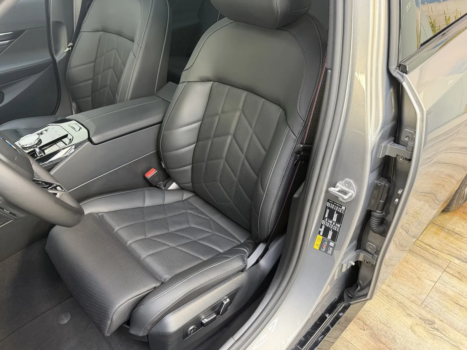 2025 BMW 550e Touring, 15/30