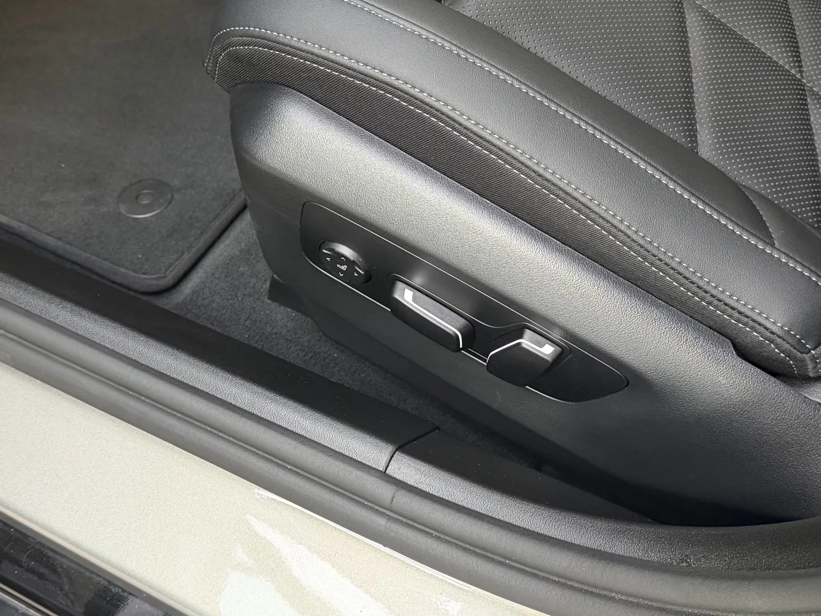 2025 BMW 550e Touring, 16/30