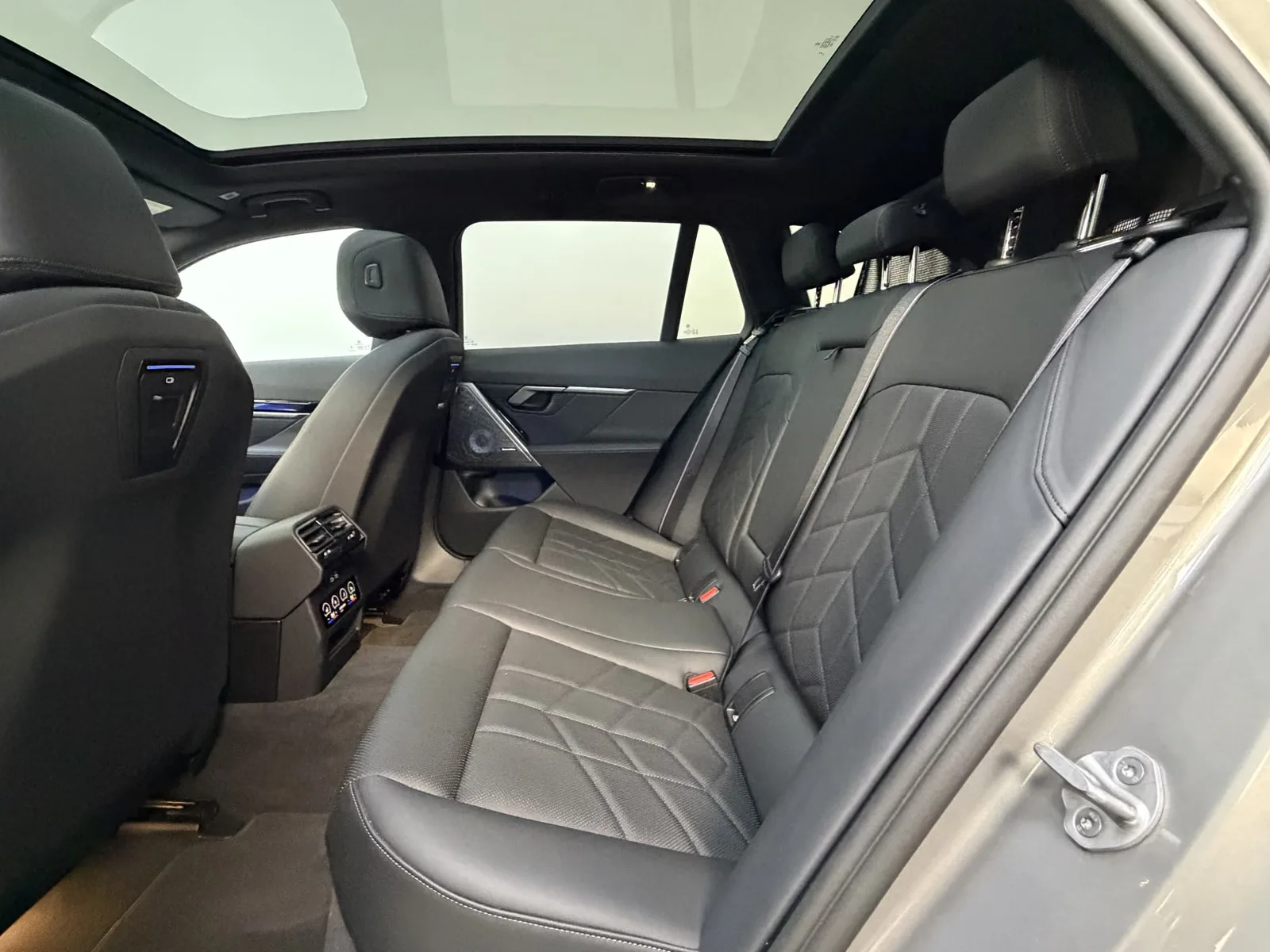 2025 BMW 550e Touring, 20/30