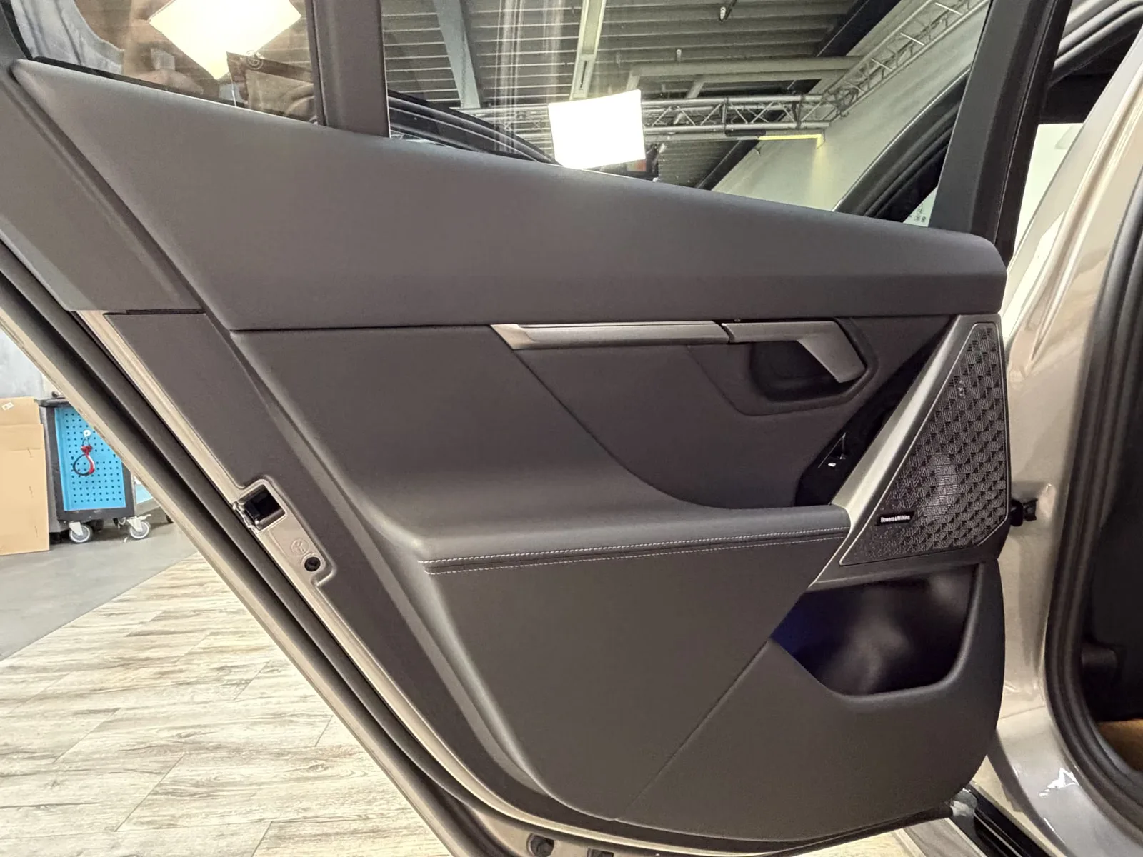 2025 BMW 550e Touring, 22/30
