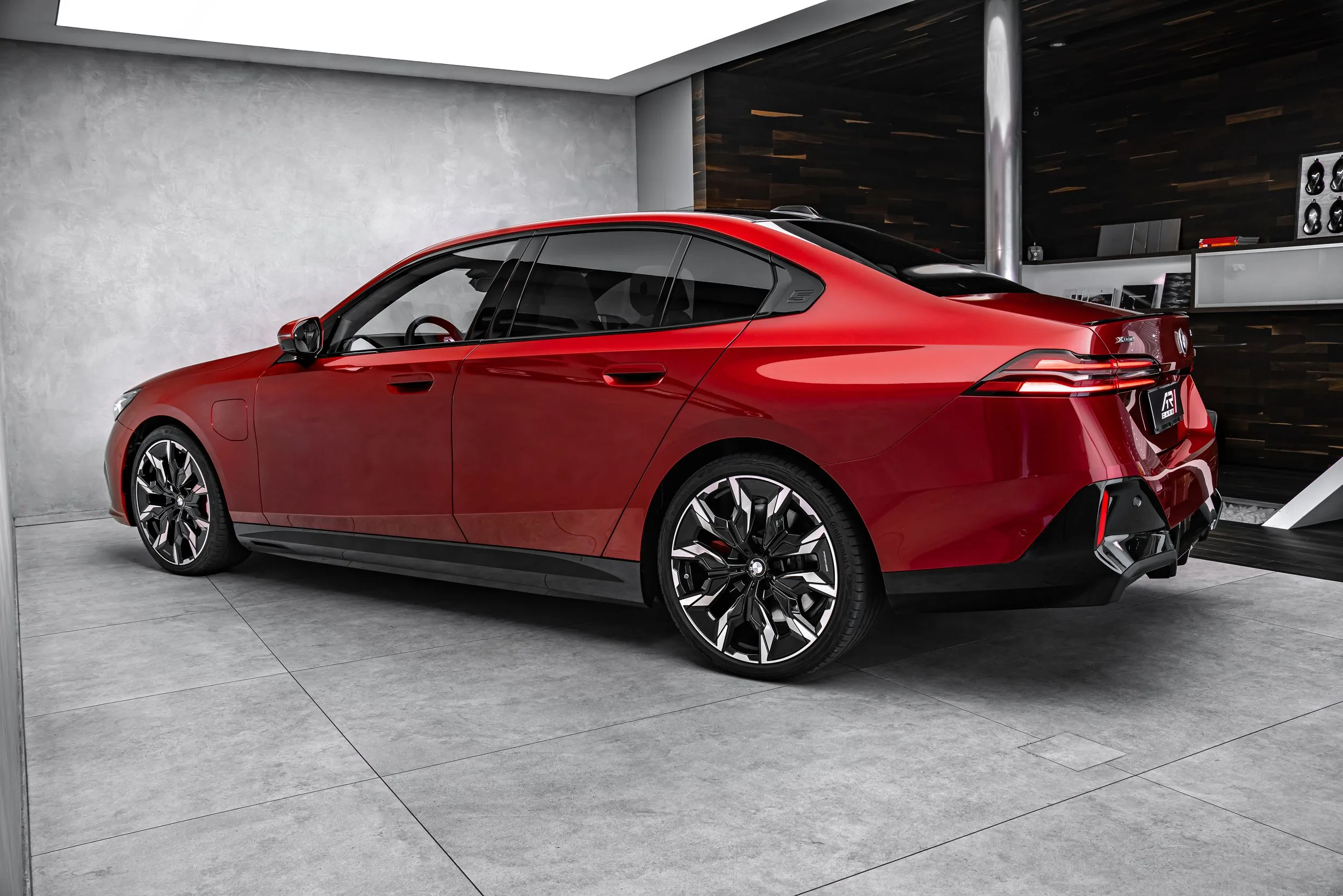 2025 BMW 550e xDrive, M Sport, 7/25