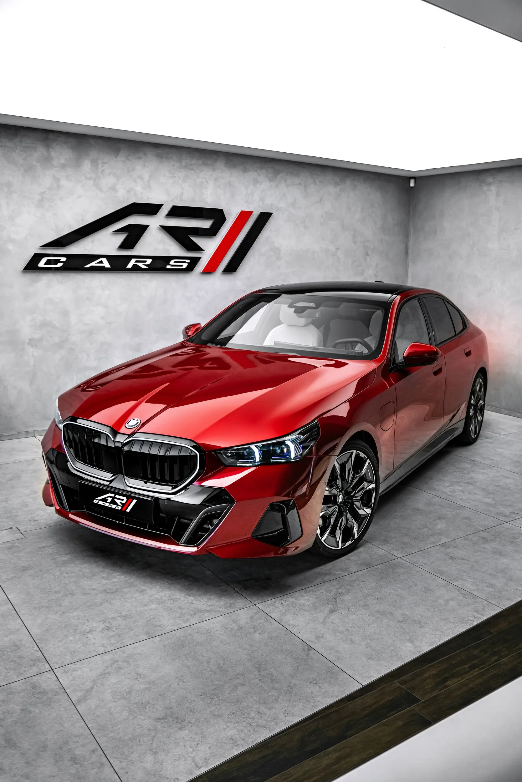 2025 BMW 550e xDrive, M Sport, 8/25