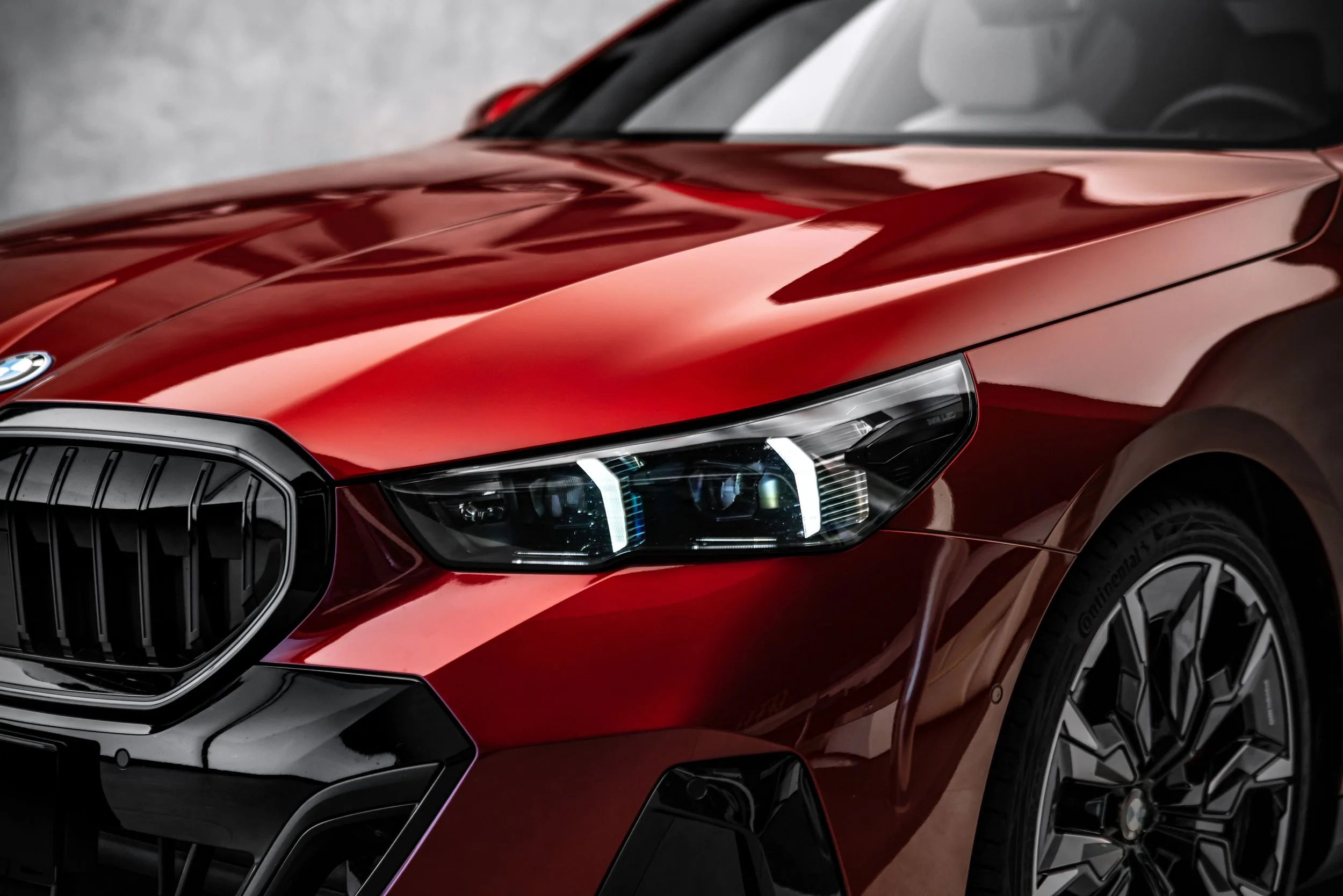 2025 BMW 550e xDrive, M Sport, 9/25