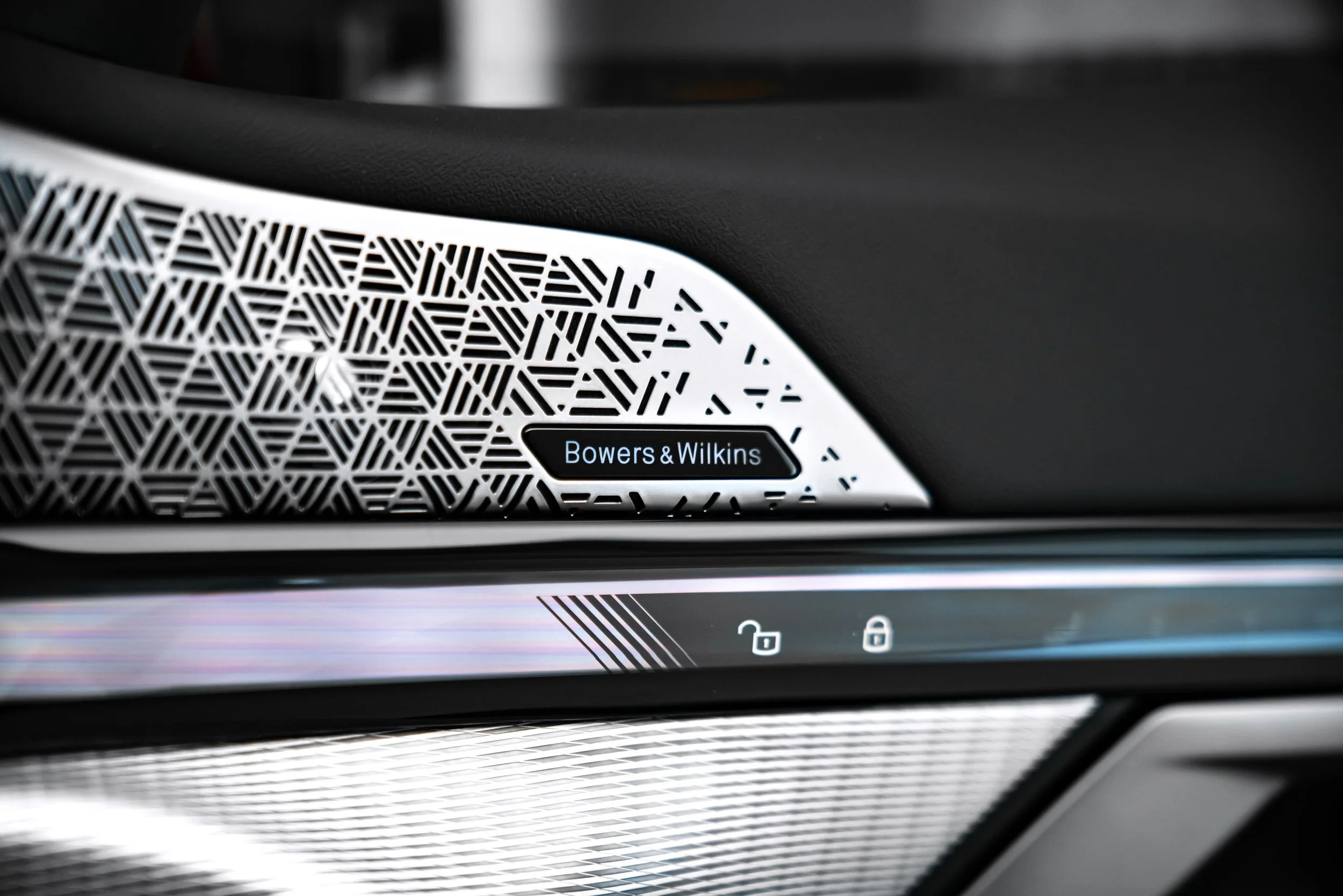 2025 BMW 550e xDrive, M Sport, 22/25