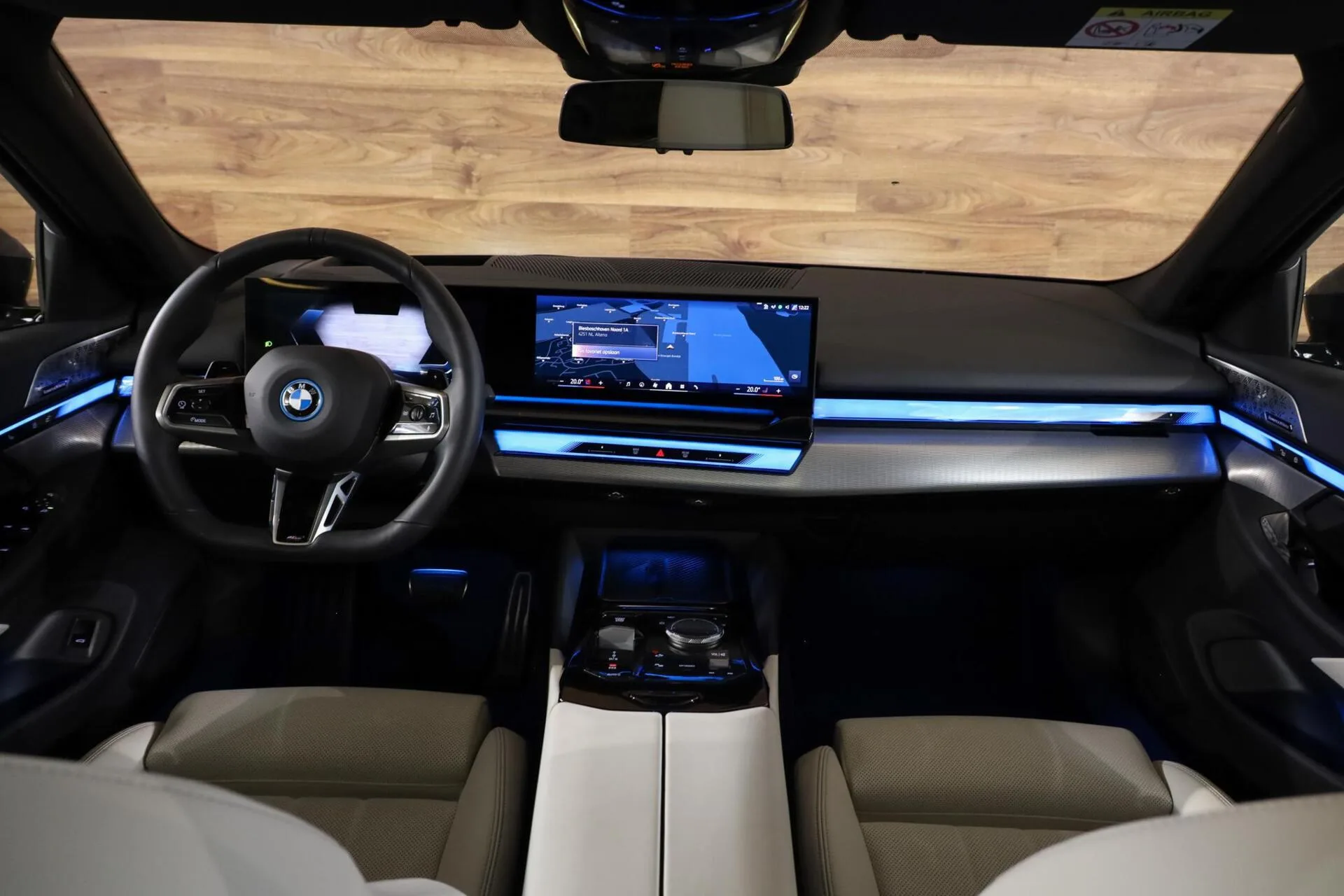 2025 BMW 550e xDrive Touring, 3/30