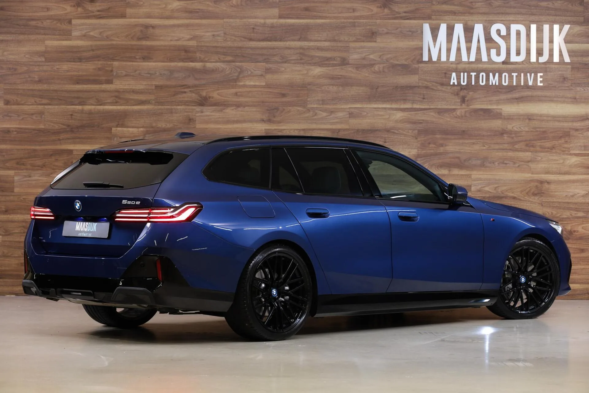 2025 BMW 550e xDrive Touring, 7/30
