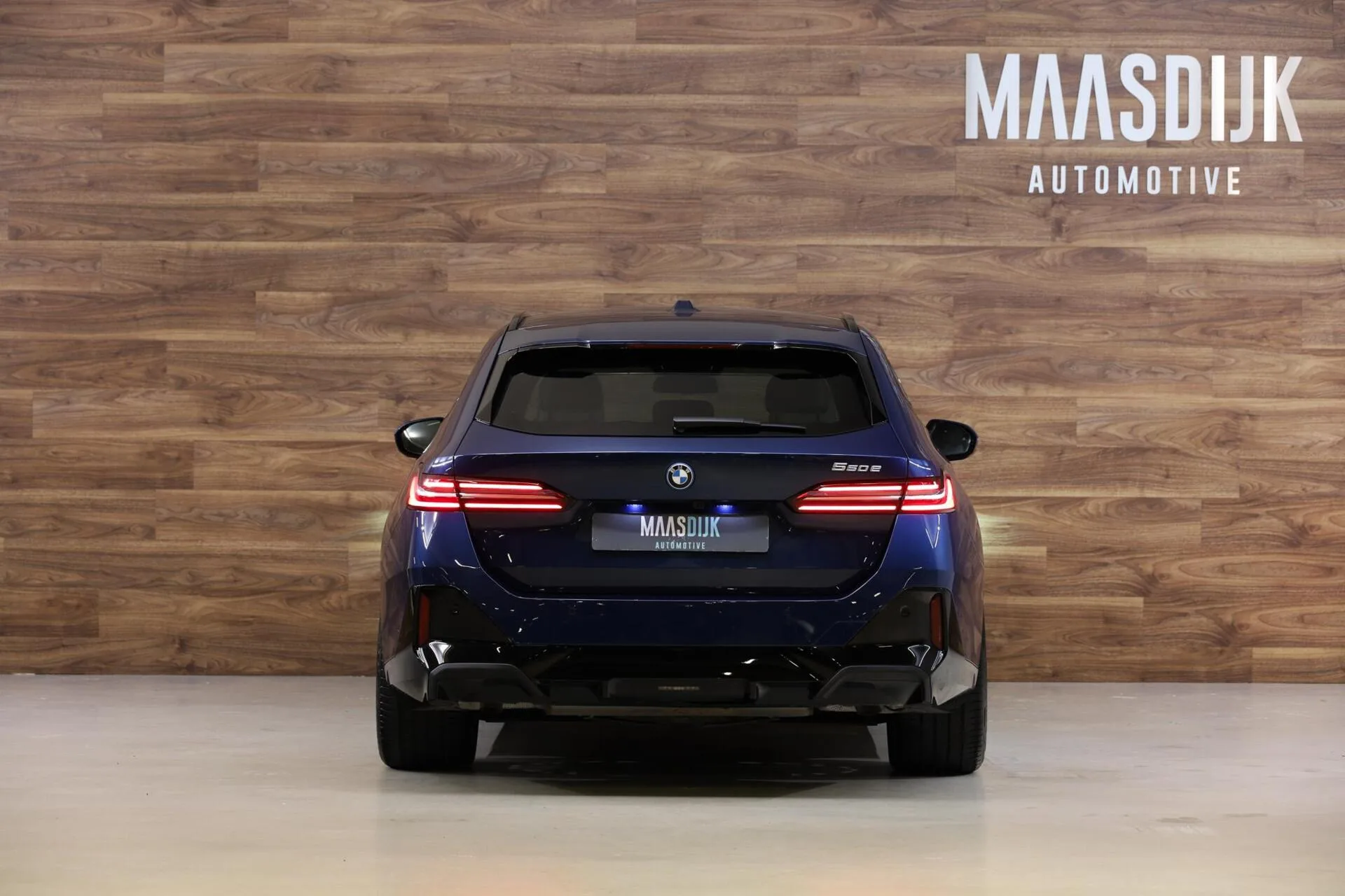 2025 BMW 550e xDrive Touring, 8/30