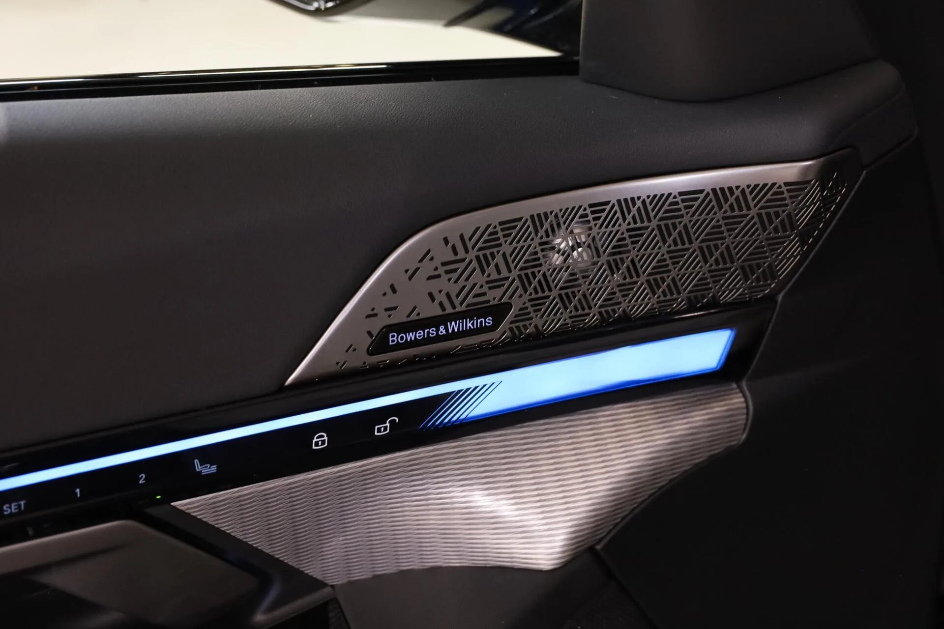 2025 BMW 550e xDrive Touring, 13/30