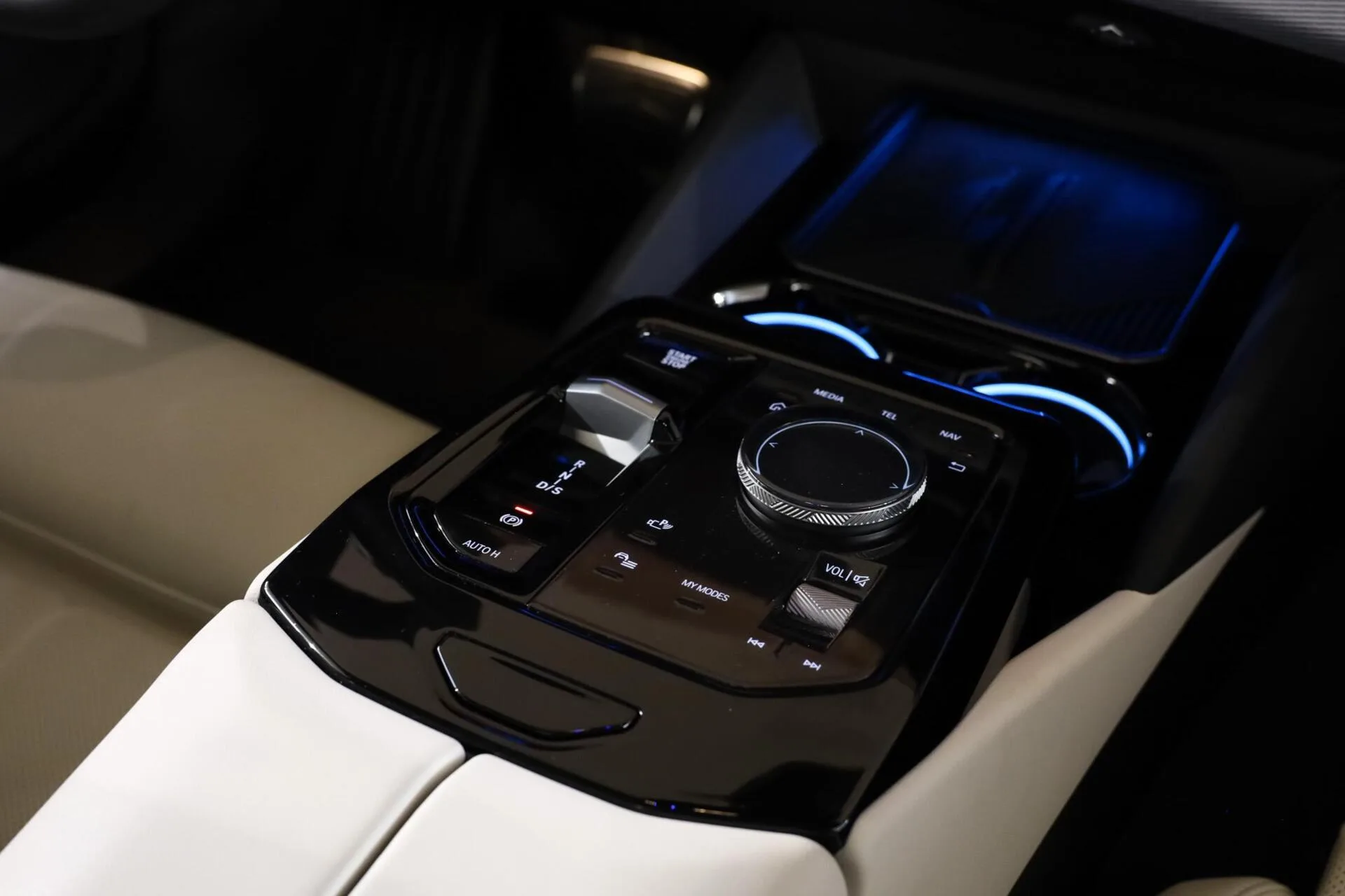 2025 BMW 550e xDrive Touring, 21/30