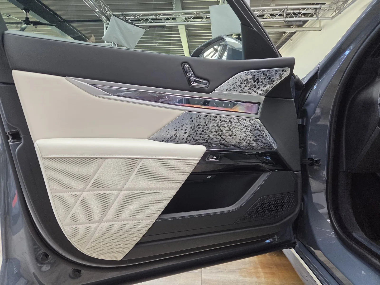2025 BMW 740d Design Pure Excellence, 17/30