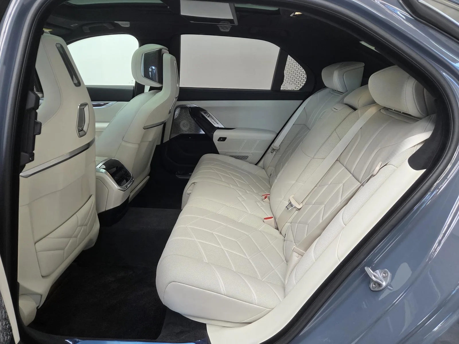 2025 BMW 740d Design Pure Excellence, 19/30