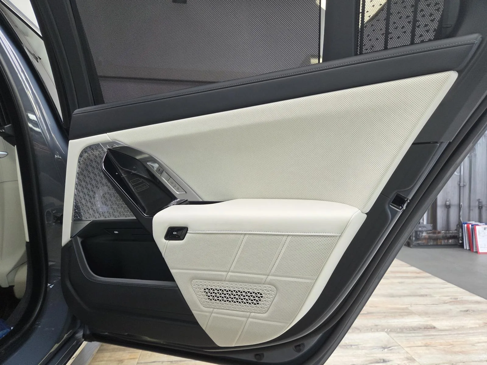 2025 BMW 740d Design Pure Excellence, 28/30