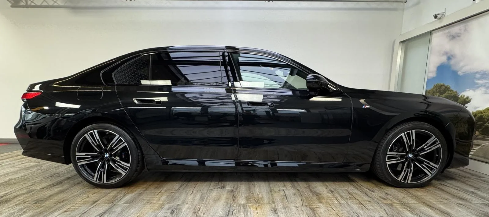 2025 BMW 750e, 4/30