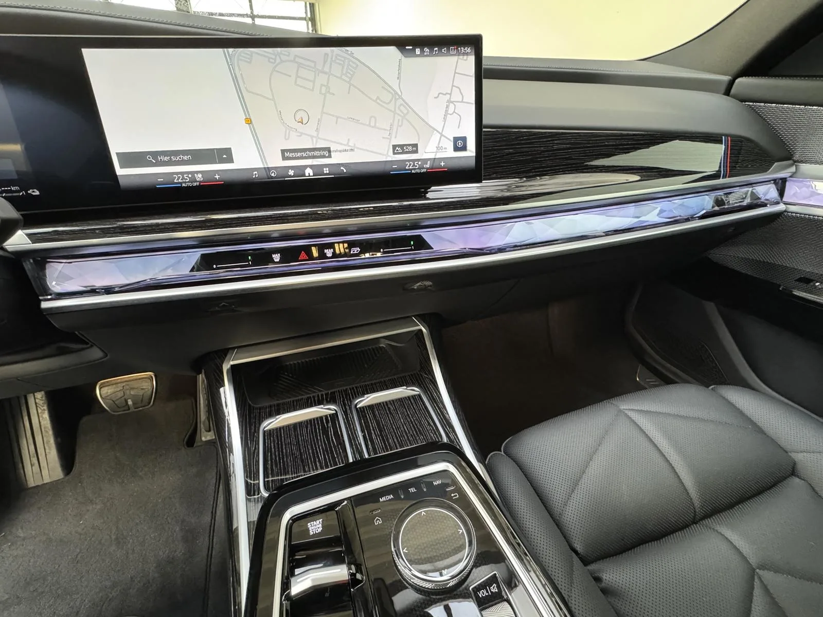 2025 BMW 750e, 10/30