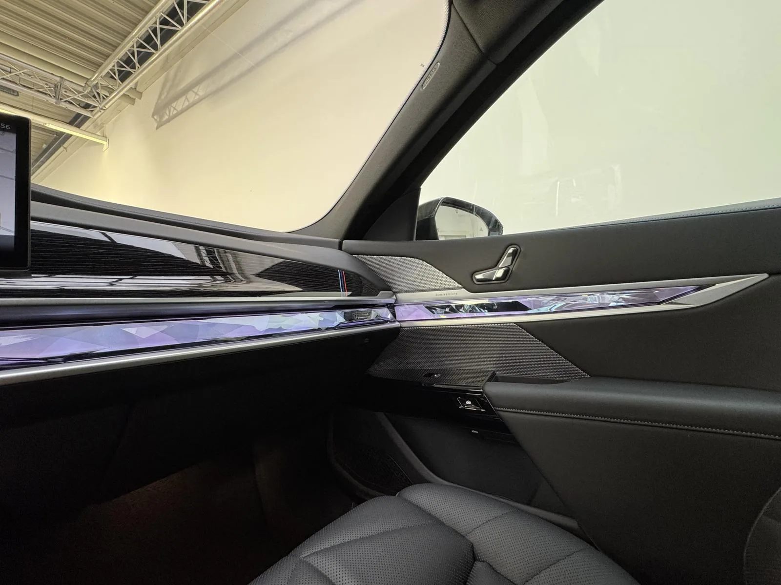 2025 BMW 750e, 12/30